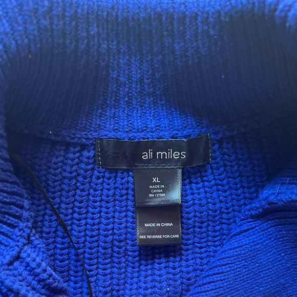 Ali Miles Sweater - Picture 3 of 6